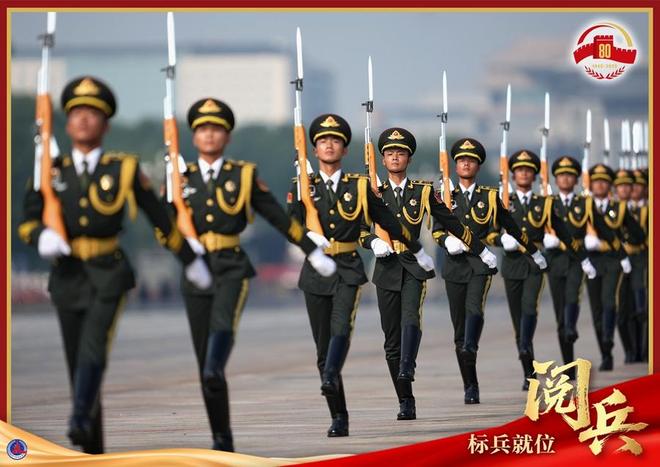 启刚发长文：强大的军队向世界展示了我国的底气冰球突破技巧霍震霆与儿子们齐聚北京观看阅兵霍(图3)
